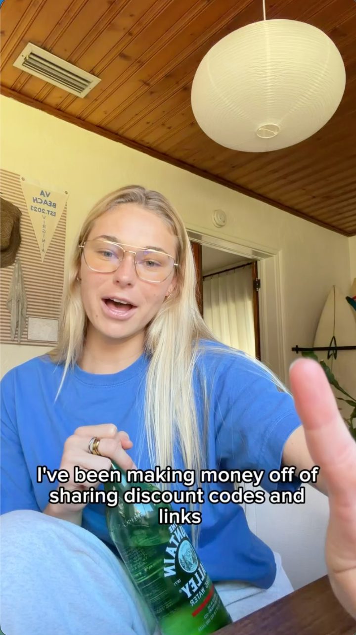 Emma explaining how she earns sharing discount codes and links